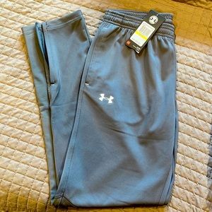NWT Womens sz medium under Armour joggers with zip ankles